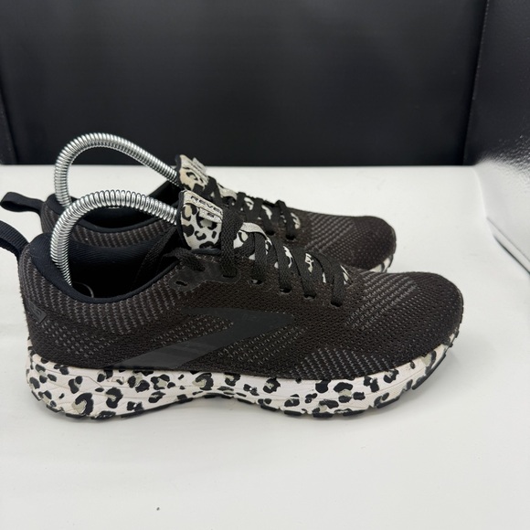 Brooks Revel 5 Black Animal Print Lace Up Running Sneakers Shoes - Picture 2 of 8